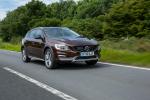 Volvo V60 D3 Cross Country 2015 года (UK)